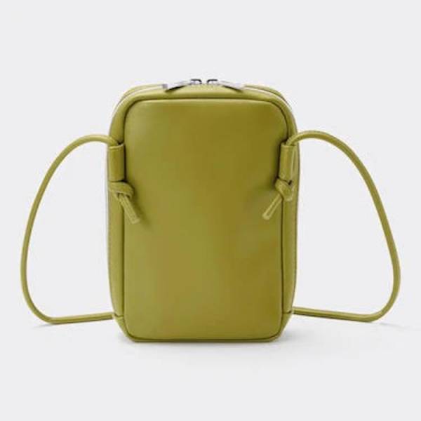 「差し色としても活躍♪」【GU】バッグは毎日のコーデに合わせやすい！