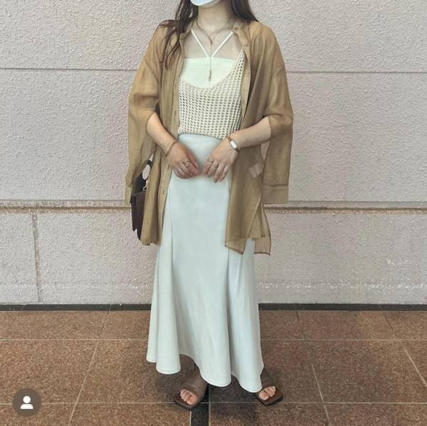 「インナー見えて可愛い」夏の【ヘルシースタイル】コーデがオシャレ