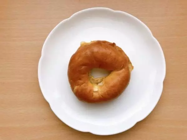 ベーグル生地はもっちり食感でおいしい♡