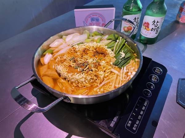 「韓国屋台の雰囲気が味わる！」スリコ【韓国ポチャ食器】がかわいすぎ♡