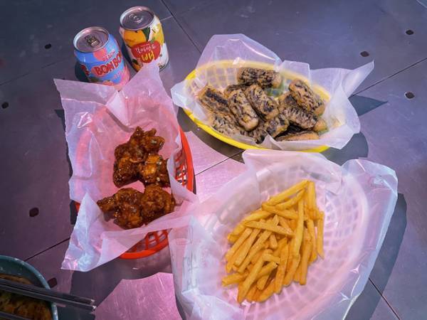 「韓国屋台の雰囲気が味わる！」スリコ【韓国ポチャ食器】がかわいすぎ♡