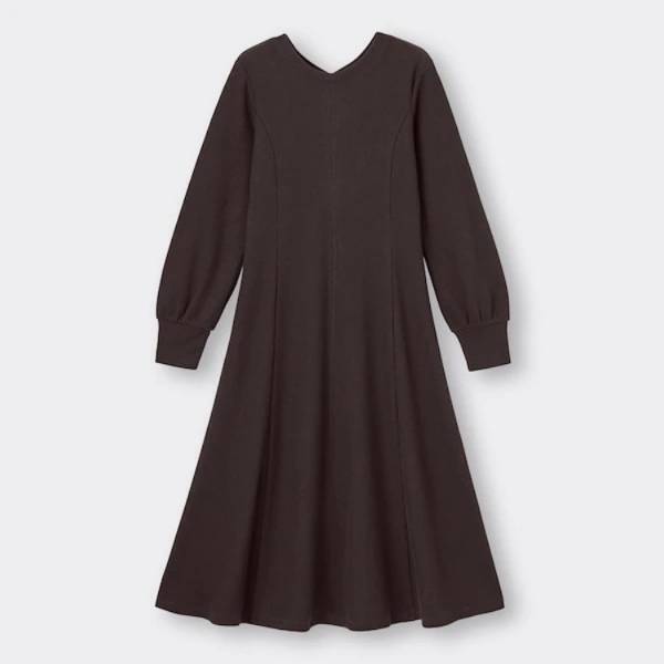 定価でも税込2490円なの！【GU】の「秋ワンピ・ジャンパードレス」まとめ