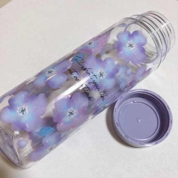 「外出時の水分補給に！」【セリア】ウォーターボトルは可愛い花柄でマイボトルに◎