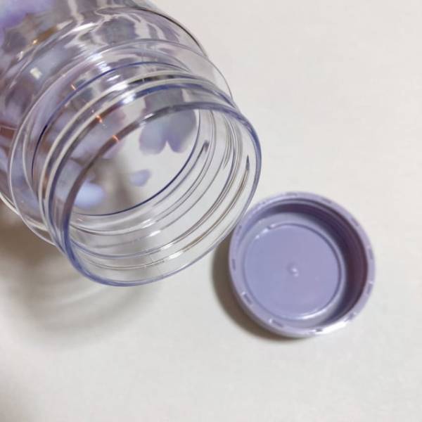 「外出時の水分補給に！」【セリア】ウォーターボトルは可愛い花柄でマイボトルに◎