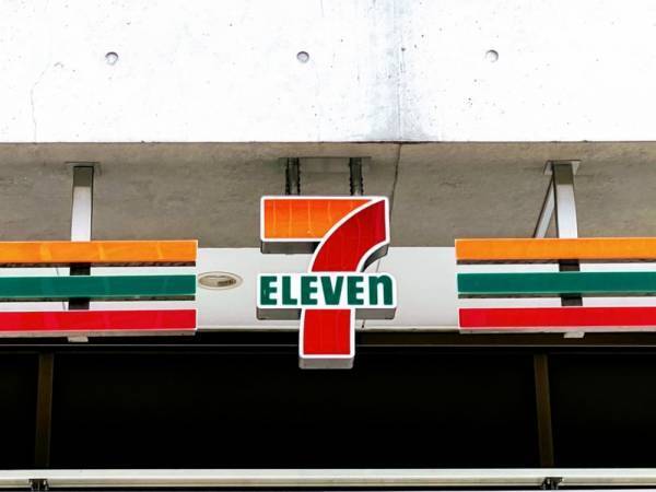 「バター風味のパン生地はふわふわ食感！」【セブン】の新作パンは甘めのレーズンとパン生地のバランスが絶妙！