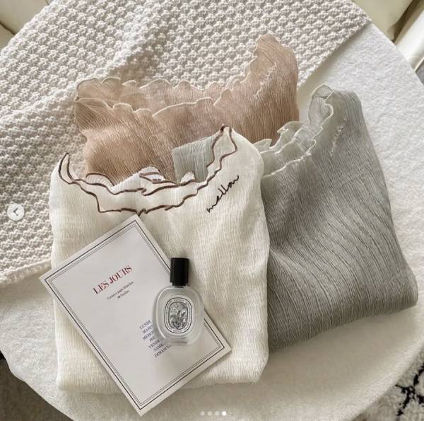 絶妙な透け感が可愛い♡「シアートップス」で作る”淡色コーデ“集