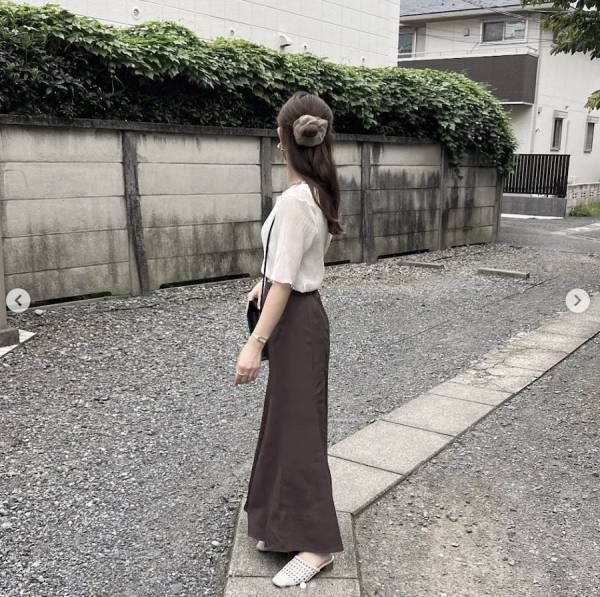 絶妙な透け感が可愛い♡「シアートップス」で作る”淡色コーデ“集