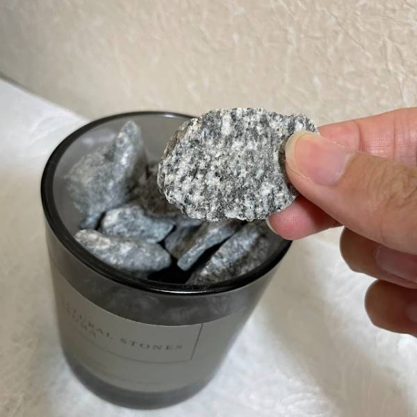 店頭からなくなる前に急げーーっ！【3COINS】の「ナチュラルストーンアロマ」でワンランク上の暮らしを