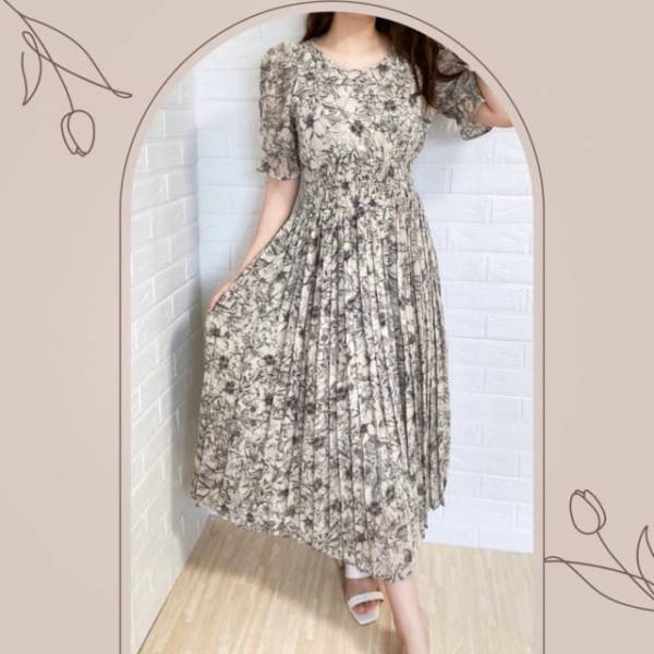 「思わず目で追ってしまうほどの可愛さ」【GRL】の「大人花柄ワンピ」で秋気分♡