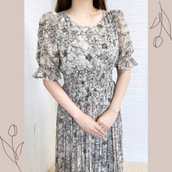 「思わず目で追ってしまうほどの可愛さ」【GRL】の「大人花柄ワンピ」で秋気分♡