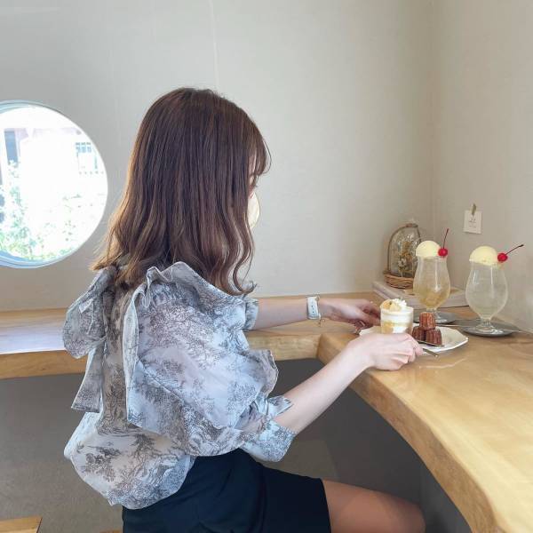 フリルが「めちゃくちゃかわいい」”今年っぽブラウス”特集