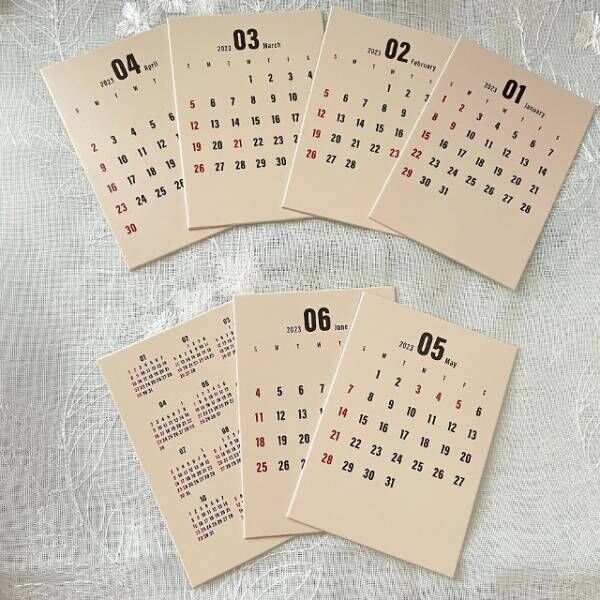 邪魔にならないシンプルなデザイン ダイソー の 卓上カレンダー が良さそう 22年9月12日 ウーマンエキサイト 1 2