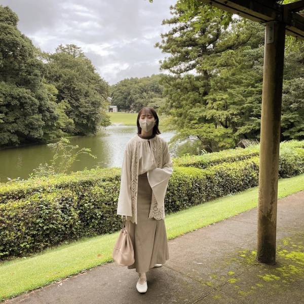 このひと癖…どタイプすぎ！！即マネしたい「淡色女子レイヤード」コーデまとめ