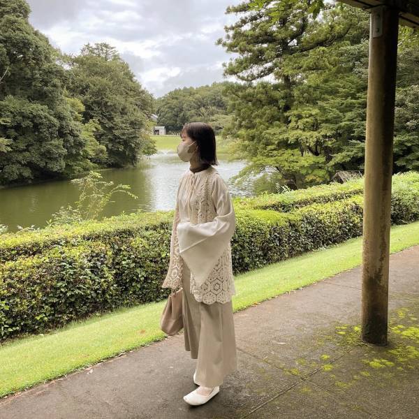 このひと癖…どタイプすぎ！！即マネしたい「淡色女子レイヤード」コーデまとめ