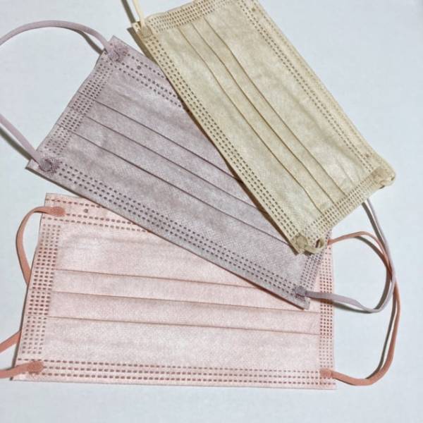 「淡いカラーで肌なじみ◎」【セリア】のトーンアップカラーマスクを購入してみた！