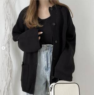 か、かわいい…♡今買いたい「ブラックトップス」をチェックしない？