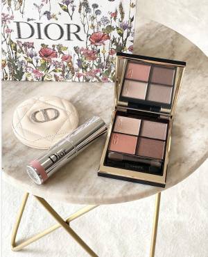 新作から定番アイテムまで！ご褒美に買いたい「ピンク系デパコス」まとめ