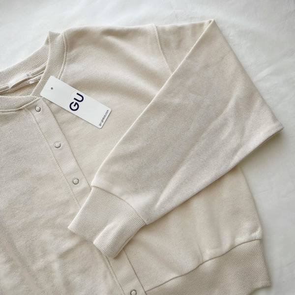 イロチも欲しくなる〜♡【GU】の”長袖アイテム“が「めちゃくちゃかわいい」