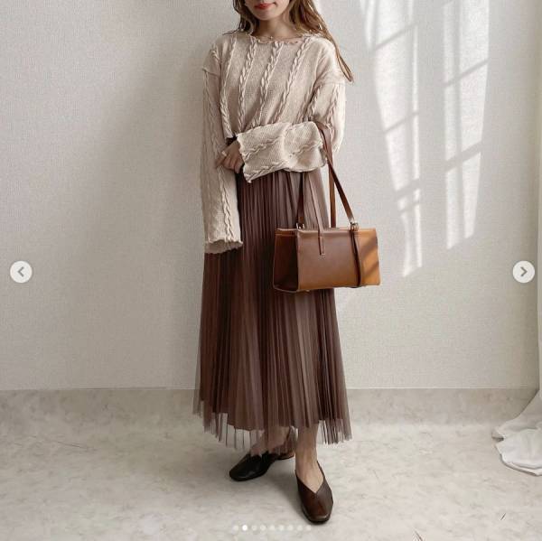 クロップドニットを着回し！秋の淡色ニットコーデ4選