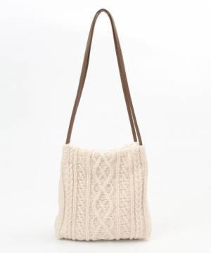 「取り入れるだけで一気にシーズンムードに♪」【ハニーズ】ケーブル編みニットバッグ