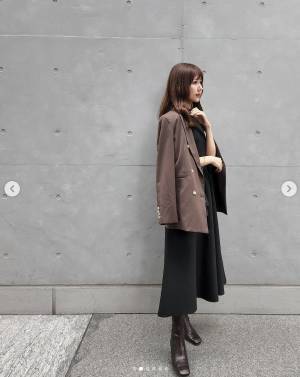 季節の変わり目には欠かせない！「カーデ・ジャケット」上品コーデ集