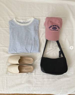 ピンクも水色も♡「ボーダートップス×キャップ」コーデが可愛い