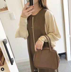 「シルエットも色味もツボ」【Bab】の“配色ニットワンピ”がオシャレ