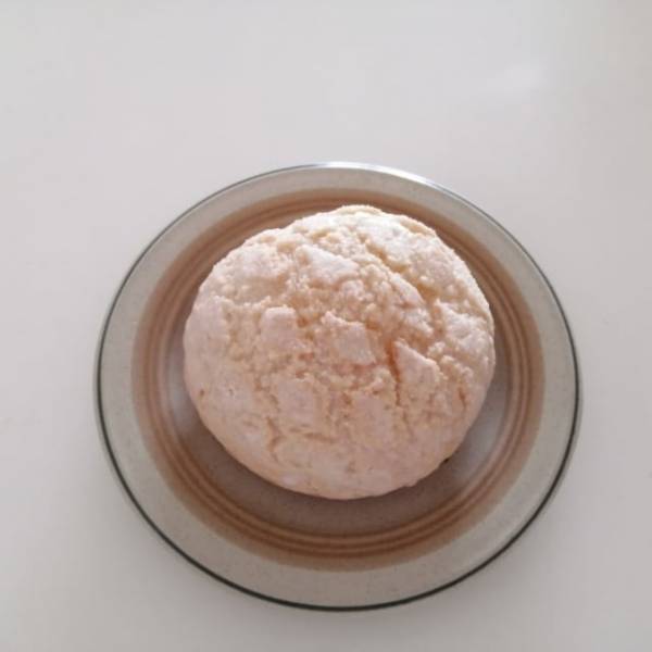 見た目はメロンパン、中身はシュークリーム…！【ローソン】のちょっぴり変わったシュークリームが気になる