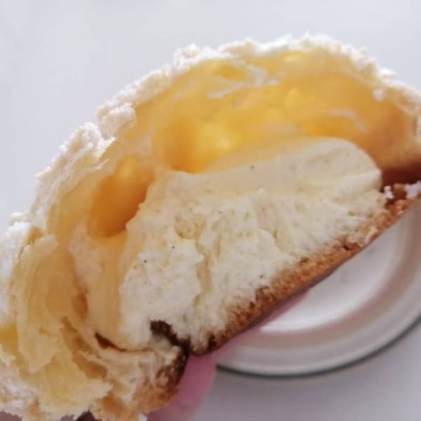 見た目はメロンパン、中身はシュークリーム…！【ローソン】のちょっぴり変わったシュークリームが気になる