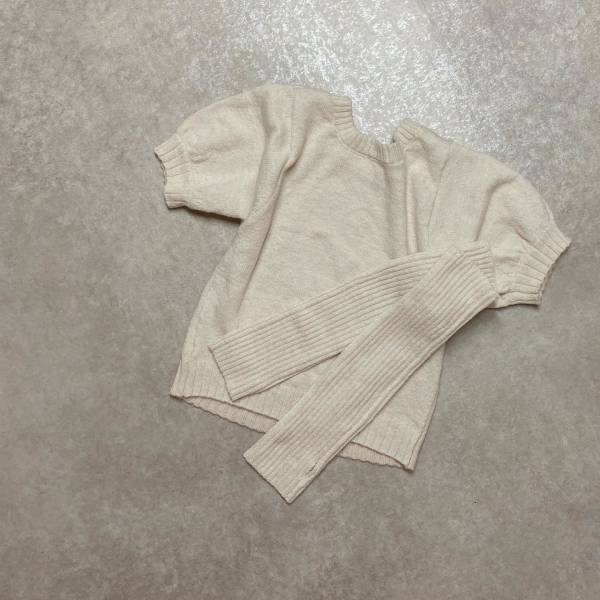 「めちゃくちゃかわいいです〜♡」大流行【GRL】の”アームウォーマー付きニット”まとめ