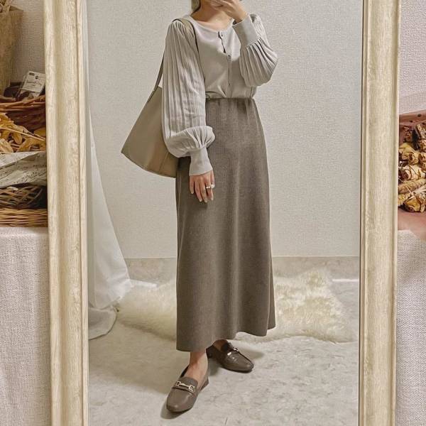 シンプルだけどシンプルすぎない！【classicalelf】の「ひと癖カーディガン」で差別化したい