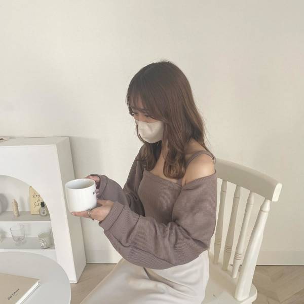 今だから着たい♡秋の「ひと癖トップス」がとってもカワイイ！