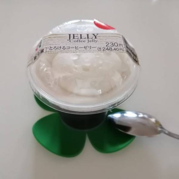 「まさにとろける食感！」【セブンイレブン】とろけるコーヒーゼリーは本格的なコーヒーの味わいが魅力♪