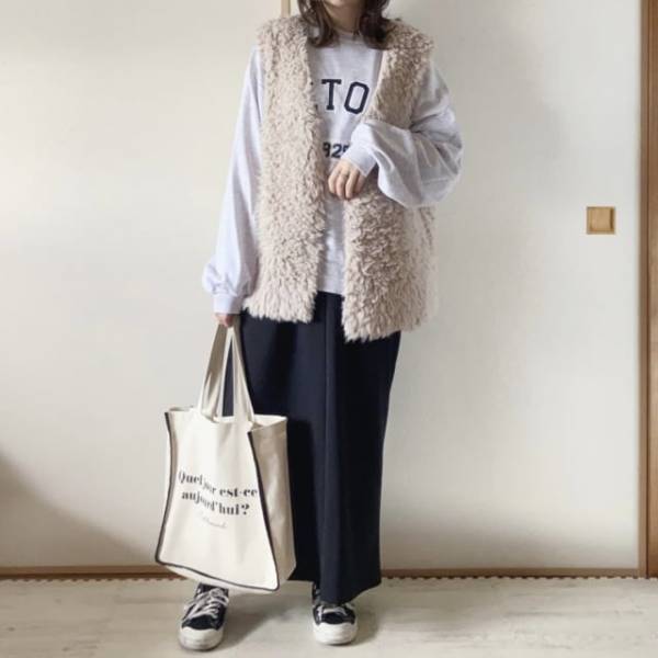 1枚は絶対欲しい！秋冬大活躍間違いなしのファーベスト着回しコーデ♡