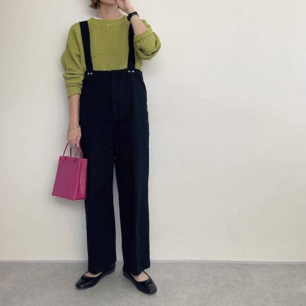 いつものコーデに差し色を！「グリーン」のニットで印象を変えてみない？