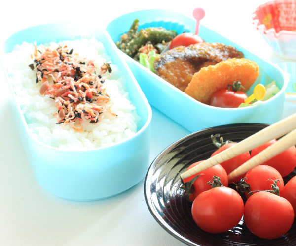 夫と子どものお弁当を”渡し間違え”…夫『ありえないんだけど、この弁当』→まさかの大激怒…？！反省しつつモヤモヤッ