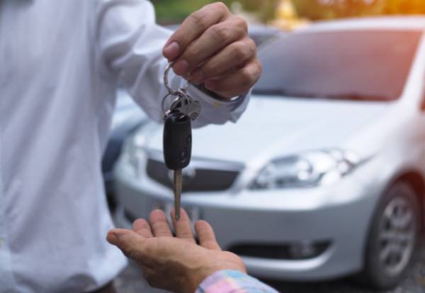 女「車はどこに停めたらいい？」彼氏宛てに”見知らぬ女”からメッセージが⇒その後、発覚した【驚愕の事実】に失望…