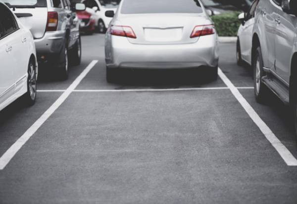 私有地に”1年以上無断駐車”する男『バレても問題ねーよ』迷惑行為の裏には念密な計画があった！？