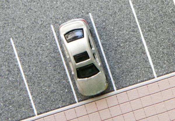 コンビニに”車を3台”も無断駐車する男…！？⇒店員「通報しますよ！」男「呼んでみろよ」まさかの態度に驚愕…