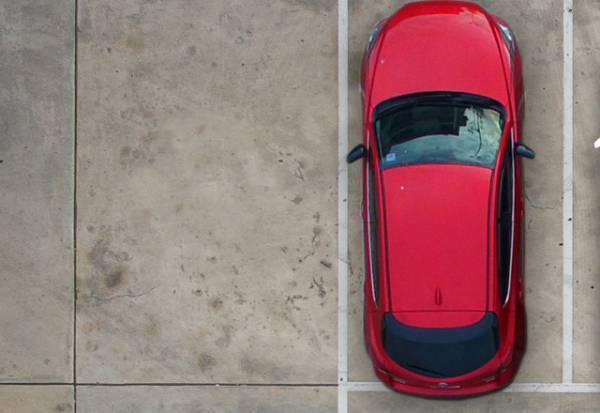 自宅の出入り口に“車を駐車”する女「数分だけだから！」⇒その後『1週間』が経過！？無断駐車が”エスカレート”した結果