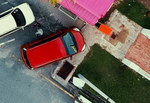 自宅の敷地内を”勝手に走行する車”…私「ここは私の家です…」男「ハイハイ悪かったですよ！」謝罪代わりの態度に絶句…