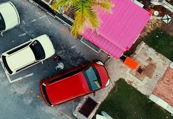 私有地に無断駐車をする女を撃退…私「訴えますよ？」女「うるさいわね！！」⇒注意した結果…町中で『とんでもない事件』を起こす！