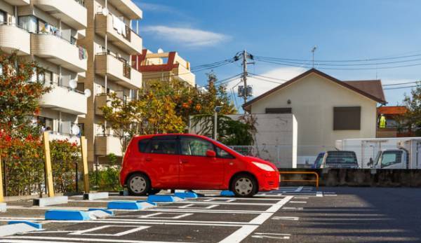 身内に自宅の『駐車場』を貸した結果…⇒予想外の被害に遭うことに！？