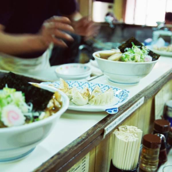人気ラーメン店で…行列を無視した客「取材だ。早くラーメンを出せ！」店長「列に並んでください…」⇒注意した結果【まさかの反撃】を受け大打撃！？