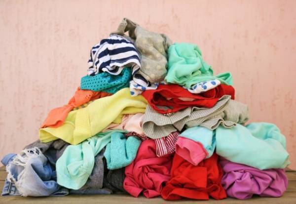 タンスに溜まった『大量の洋服』どうにかしたい人…集合！いらない洋服の片付け方