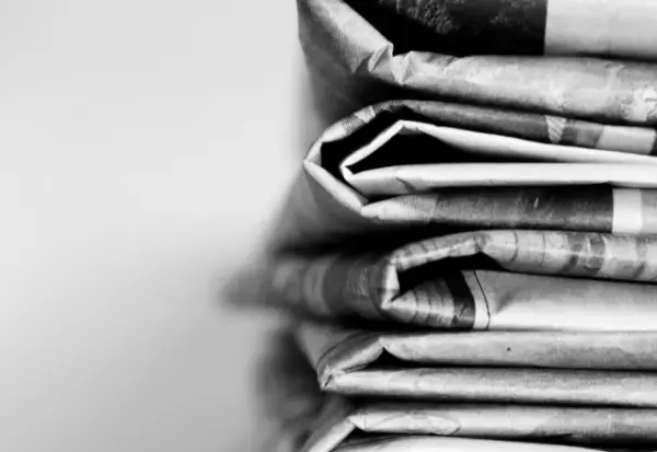 『新聞紙』が三角コーナーの代わりに！？　三角コーナーの代用品4選！