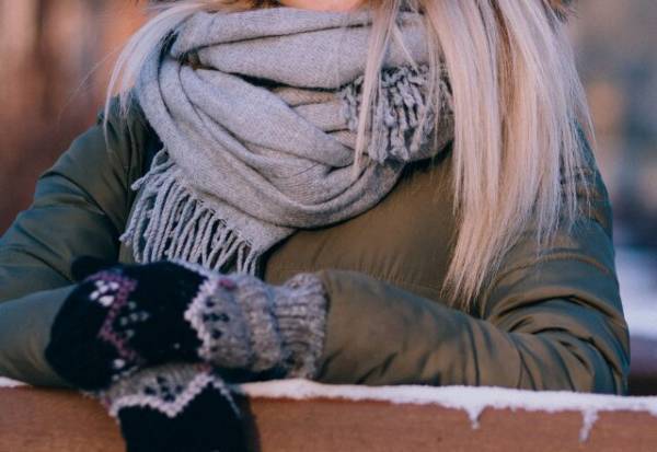 マフラーの”正しい保管方法”知ってる？クリーニング代の相場も♪