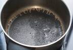 鍋の頑固なコゲ…素材別で【落とし方】が違うの！？