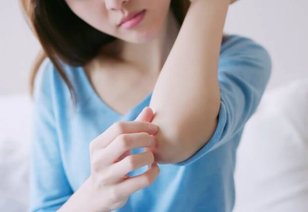 【静電気痛いっ】実は、静電気が発生しやすい人の特徴があった！？