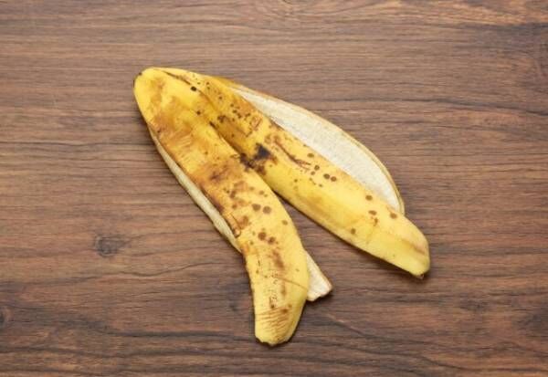 バナナの皮捨てるのもったいない！【意外な再利用法4選】